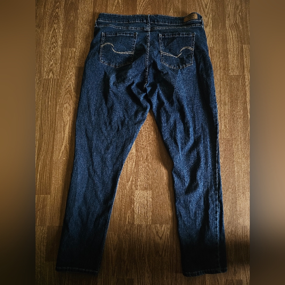 Signiture Levi's Blue Straight Leg Jeans Classic Denim - Picture 2 of 6